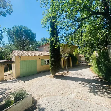 Magnifique Avec Jardin Proche Centre *
